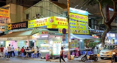 Phố ẩm thực đêm Phạm Hồng Thái