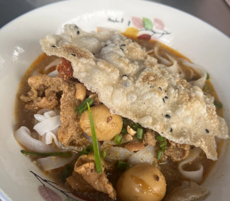 my-quang-sua-hong-van