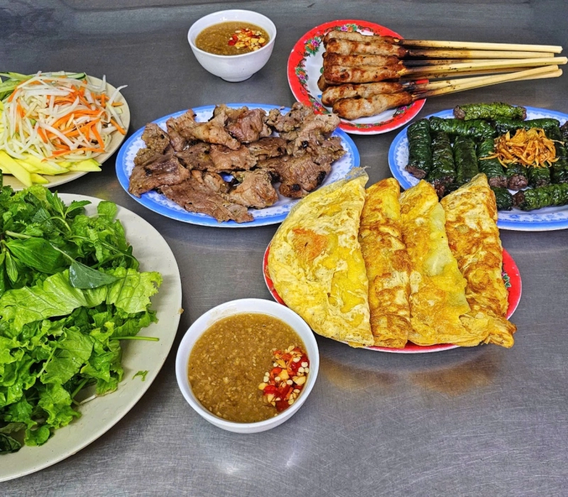banh-xeo-nem-lui-ba-ngoc